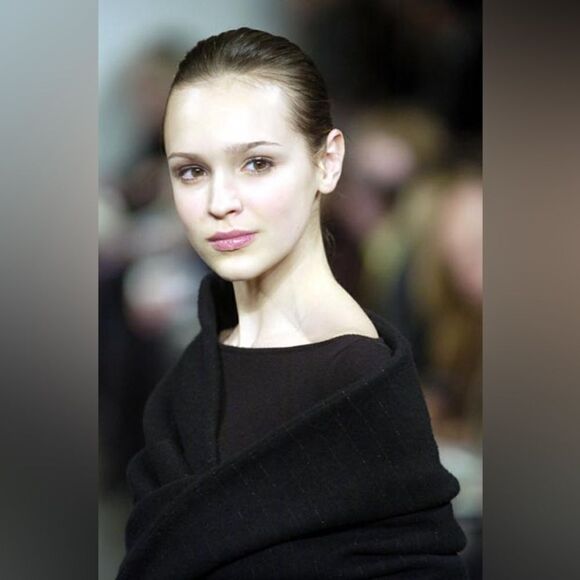 Ralph Lauren Fall ‘04 Black Chalk Stripe Cashmere Blend Knit Infinity Wrap Stole - Picture 9 of 17